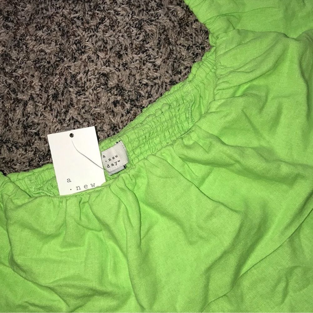 A New Day Off-the-Shoulder Ruffle Crop Top – Size L – Lime Green - NWT - Picture 4 of 7